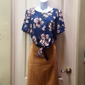 NWT SOCIALITE FLOUNCE FRONT-TIE TOP